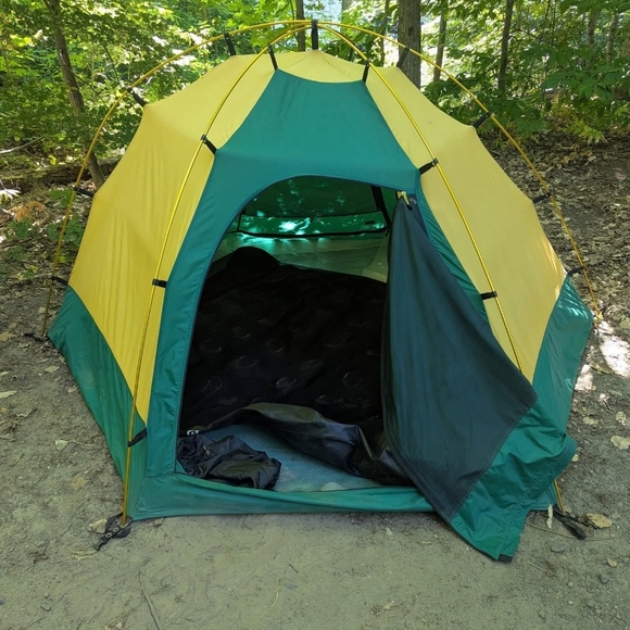 MEC Other - Vintage MEC Tent